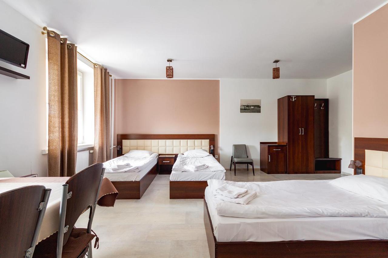 Avion Hotel Świdnik エクステリア 写真