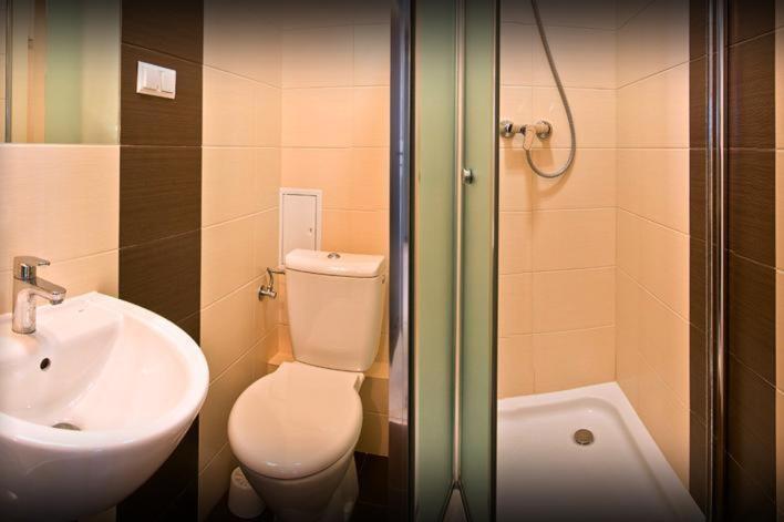 Avion Hotel Świdnik エクステリア 写真